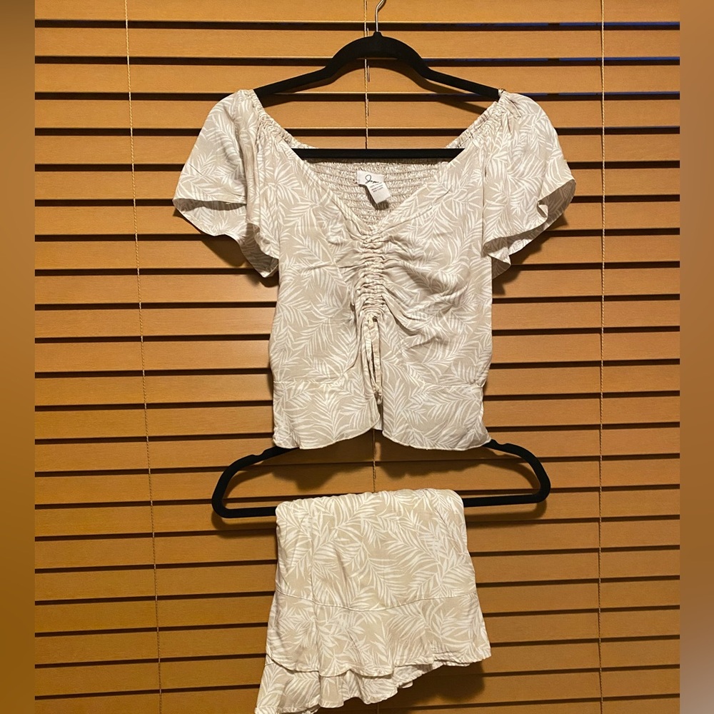 - Jopra shirt and skirt set